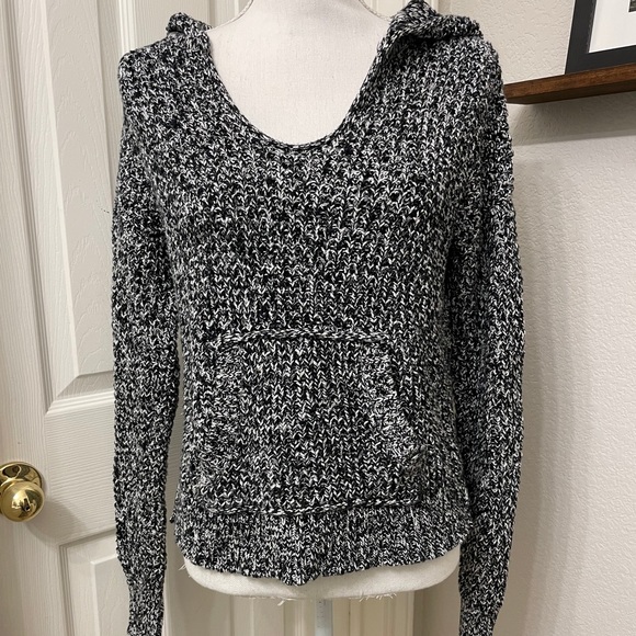 American Eagle Outfitters Sweaters - American Eagle hooded sweater